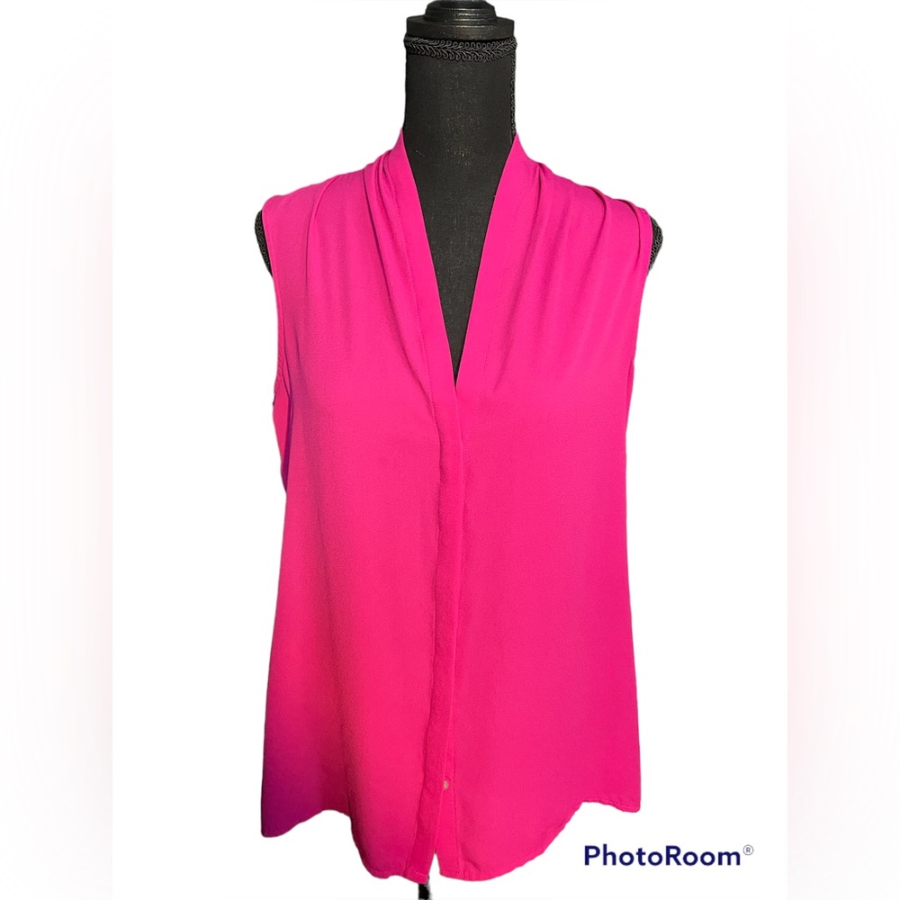 Banana Republic dark pink sleeveless, v-neck, button-down top.